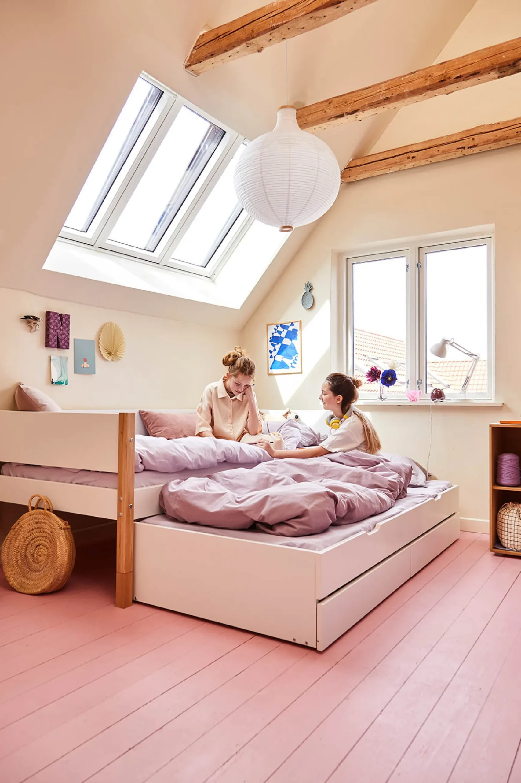 Daybed med udtræksseng og to skuffer