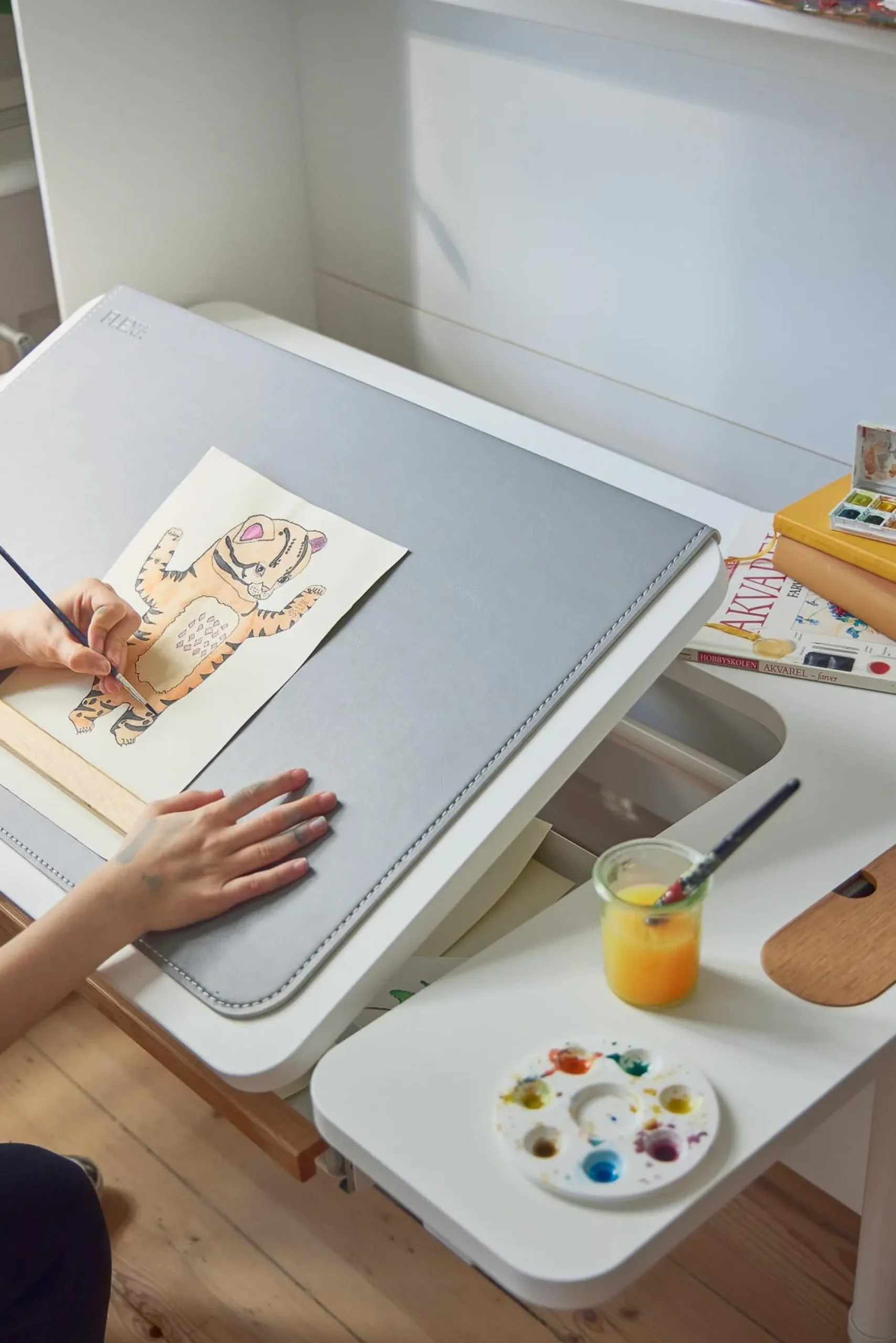 MOBY skrivebord, midter vip